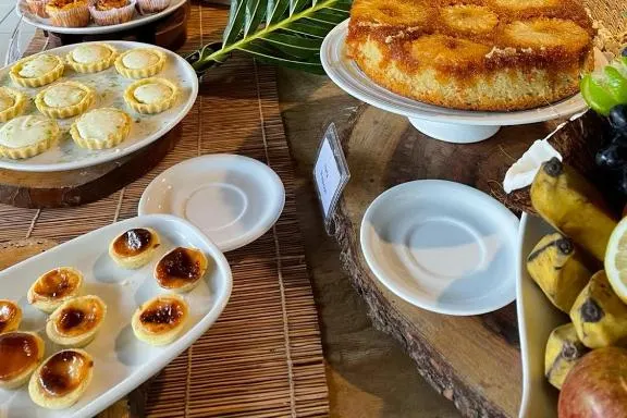 Café da manhã e refeições em Pousada Bangalôs do Pontal