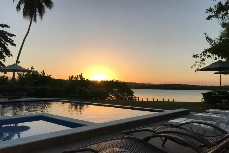Piscina de Pousada Porto Manguaba